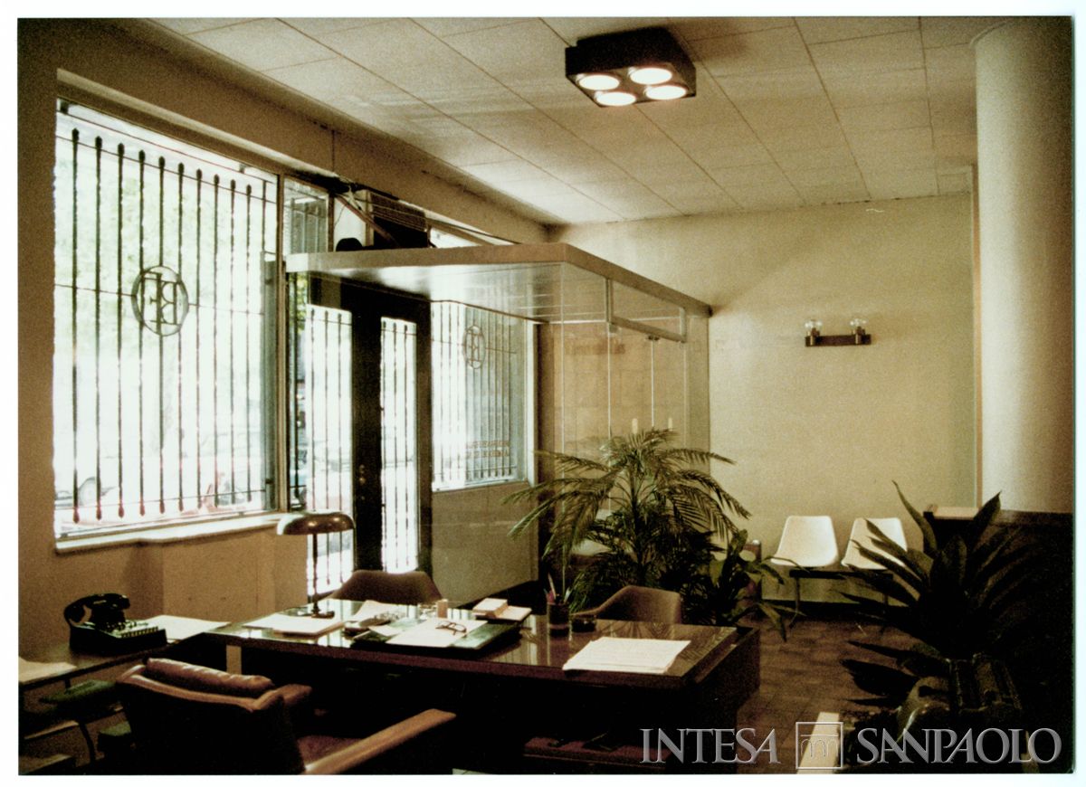 Banco Sudameris S.A., Montevideo: agenzia Centro, 1983 (fotografo sconosciuto)