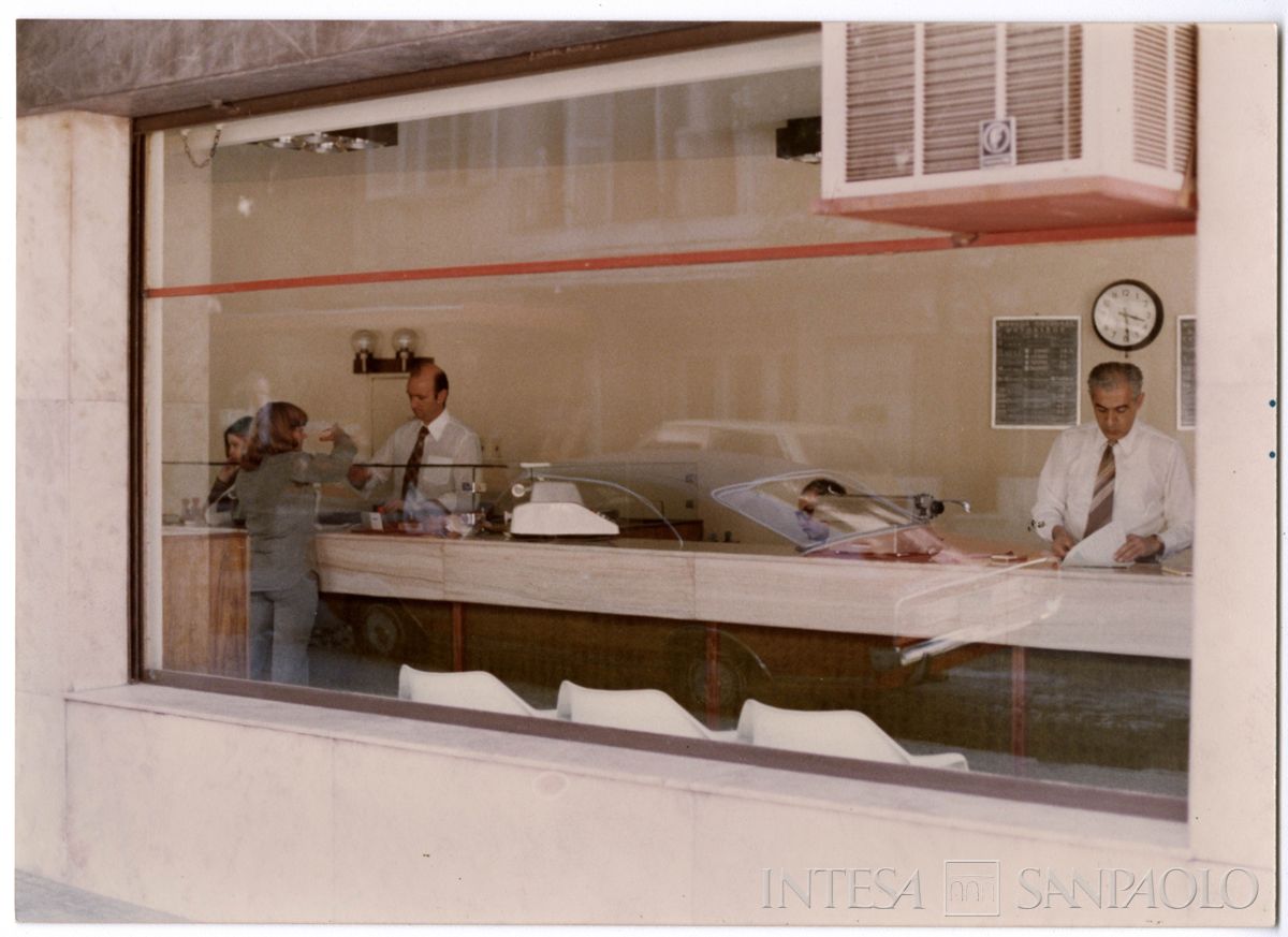 Banca Francese e Italiana per l'America del Sud, Montevideo: agenzia di Tres Cruces, 1979 (fotografo sconosciuto)