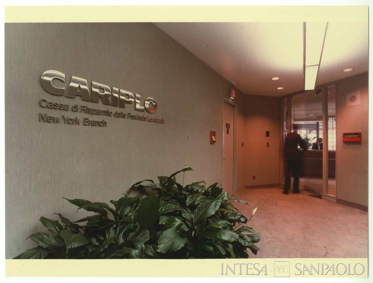 Cariplo, New York: filiale di Fifth Avenue 650, 1987 (foto di Mario La Porta)