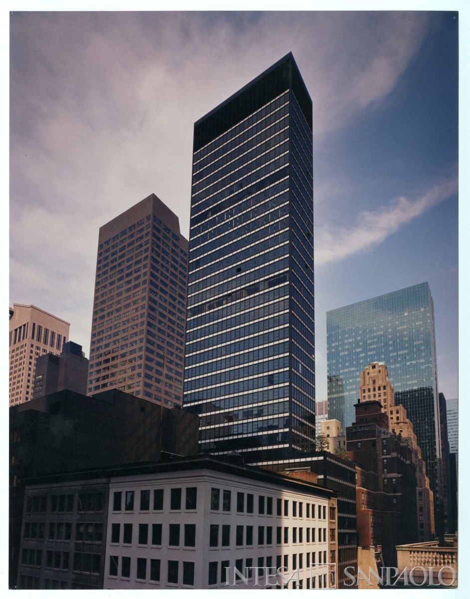 Cariplo, New York: filiale di East 53rd Street 10, 1992 (foto di Andrew Gordon)