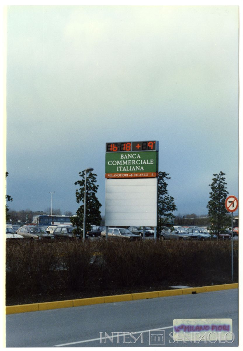 BCI, Assago: succursale Milanofiori, palazzo B, Strada 3, post dicembre 1983 (fotografo sconosciuto)