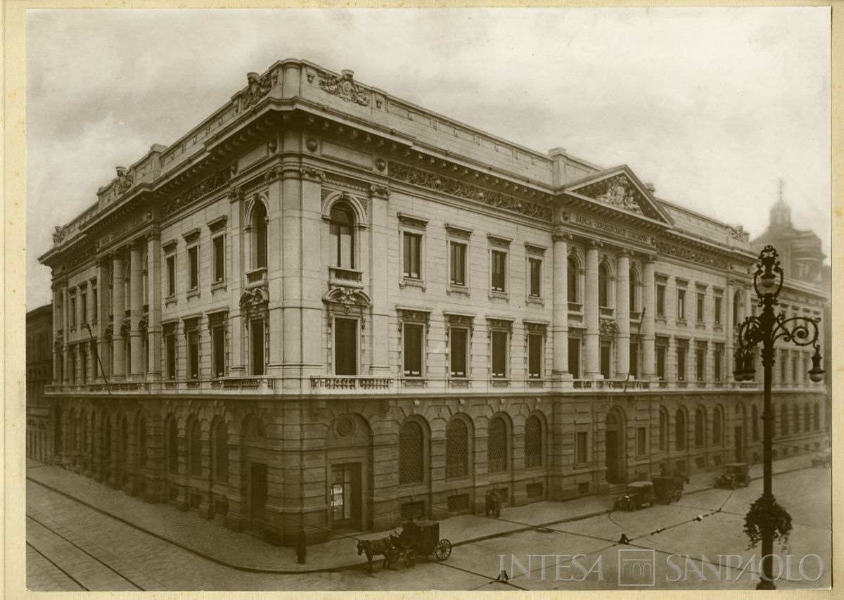 Palazzo di piazza della Scala 6, esterno, anni 1920-1930 (fotografo sconosciuto)