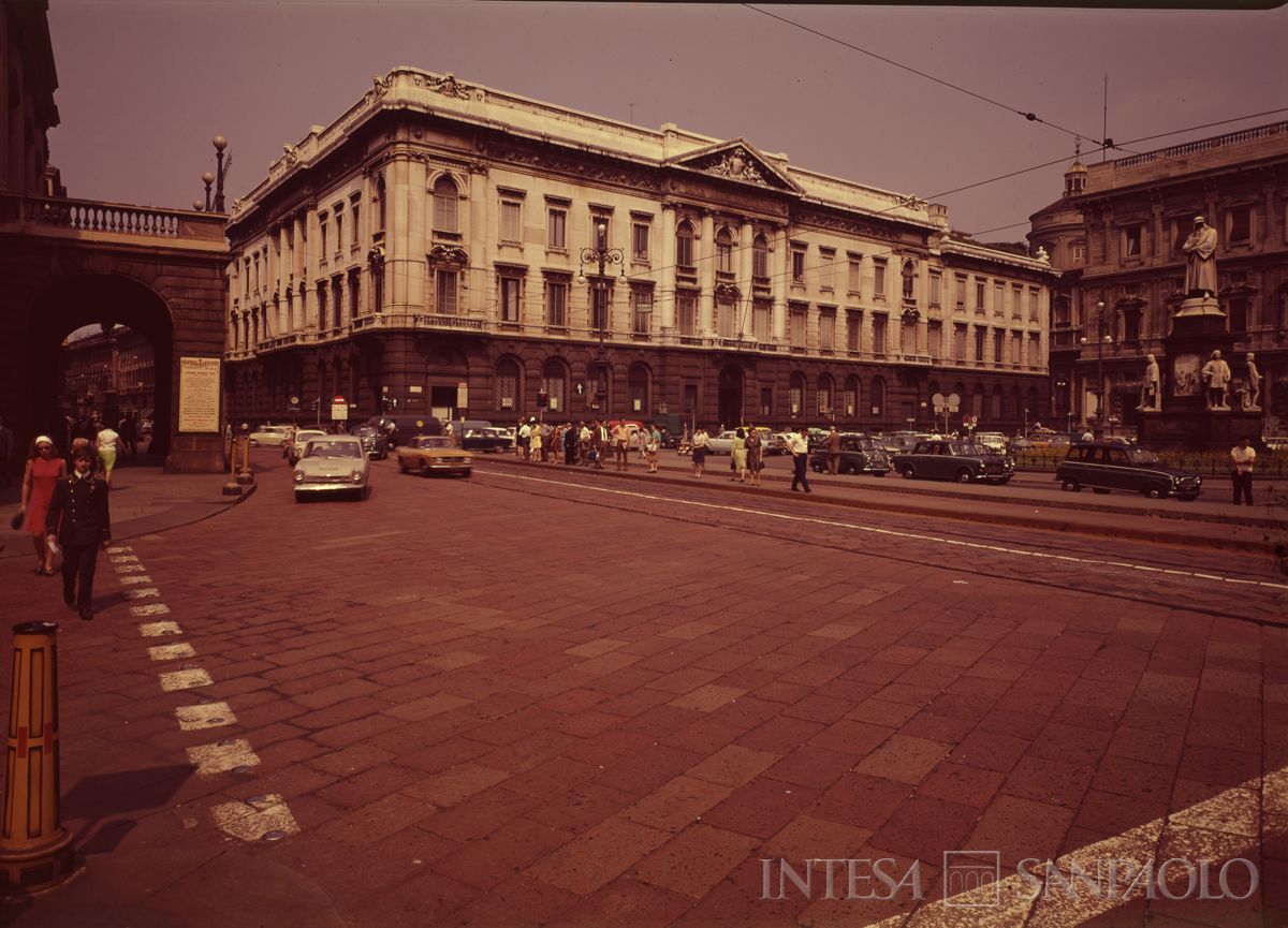 Palazzo di piazza della Scala 6, esterno, 1968 (fotografo Aesse)