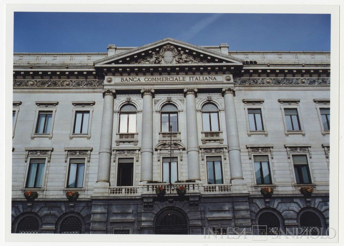 Palazzo di piazza della Scala 6, esterno, anni 2000 (fotografo sconosciuto)