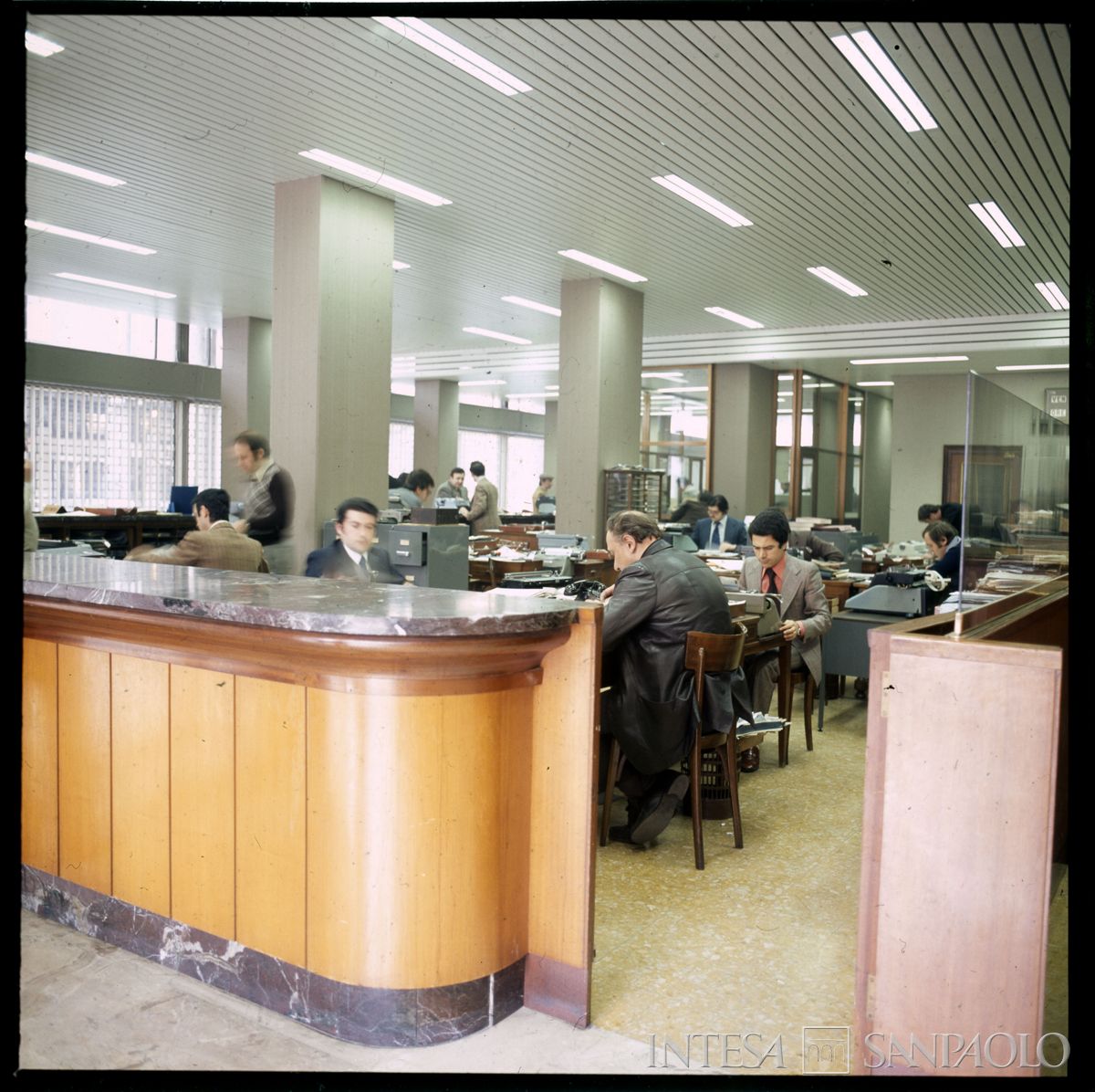 BCI, Reggio Emilia: succursale di Piazza Martiri del 7 Luglio 2, anni 1980 (fotografo sconosciuto)