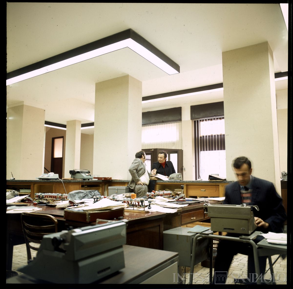 BCI, Seregno: agenzia di Piazza Italia 5, anni 1970-1980 (fotografo sconosciuto)