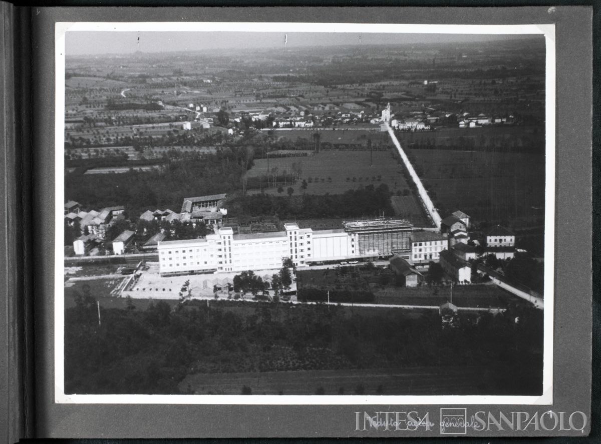Società Anonima Molino Felice Saini, Cressa (Novara), veduta aerea dello stabilimento, 1937 (fotografo sconosciuto)