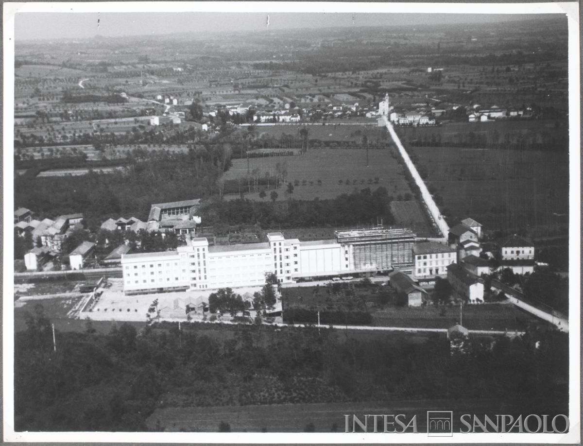 Società Anonima Molino Felice Saini, Cressa (Novara), veduta aerea dello stabilimento, 1937 (fotografo sconosciuto)