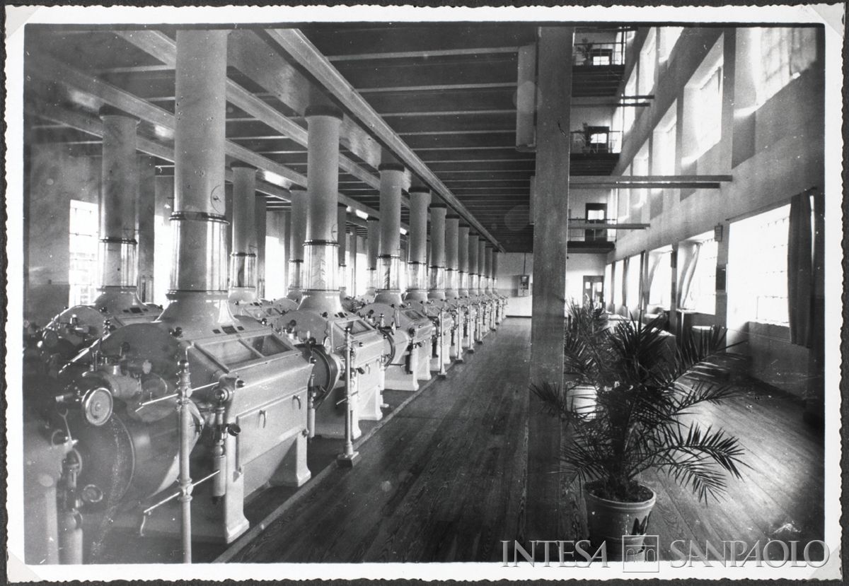 Società Anonima Molino Felice Saini, Cressa (Novara), sala laminatoi, 1937 (fotografo sconosciuto)