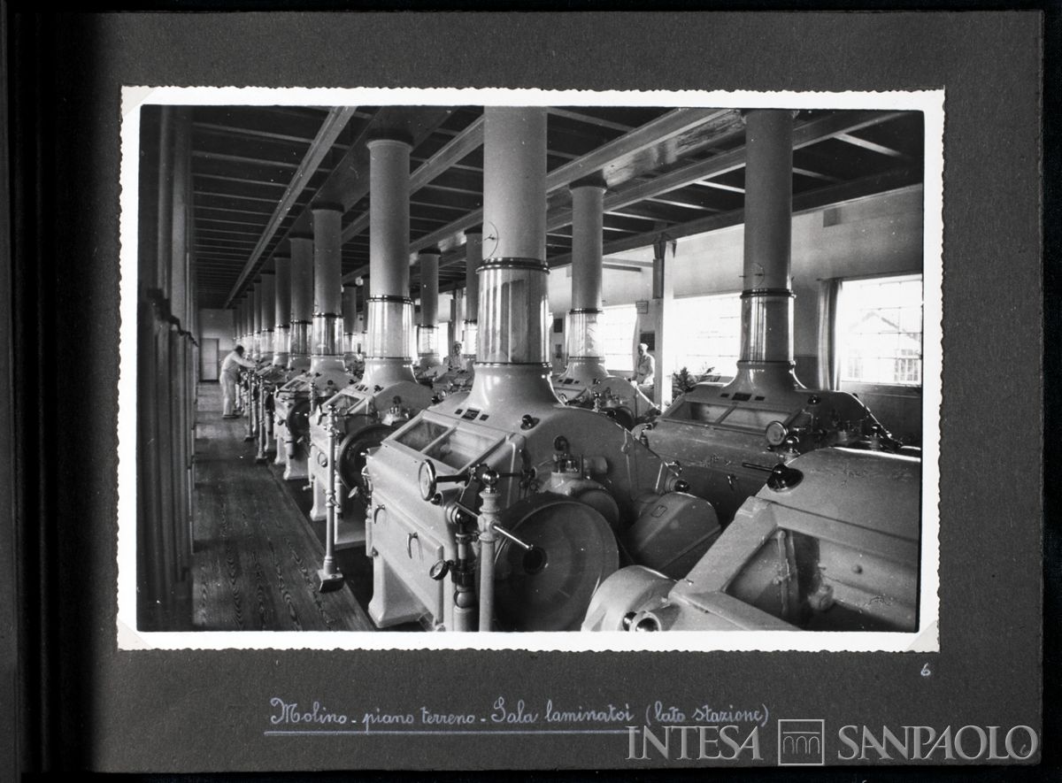 Società Anonima Molino Felice Saini, Cressa (Novara), sala laminatoi, 1937 (fotografo sconosciuto)