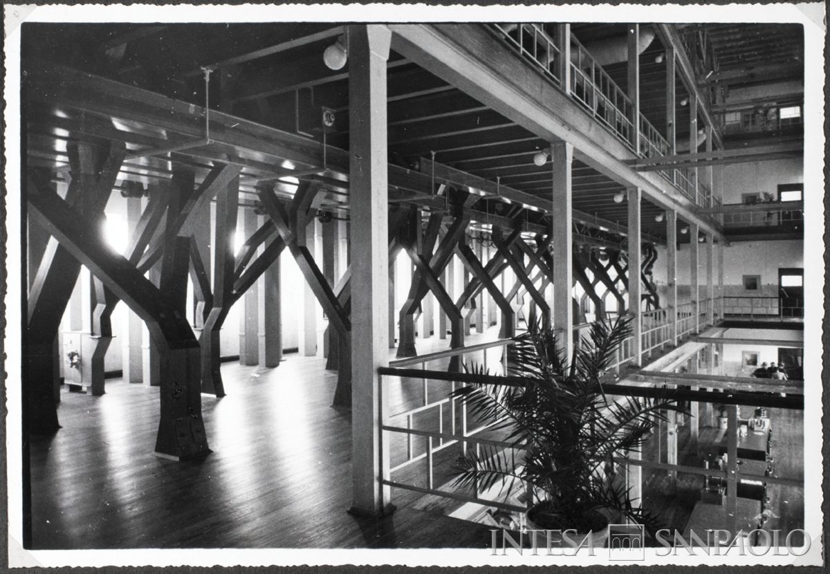 Società Anonima Molino Felice Saini, Cressa (Novara), tubi di distribuzione al primo piano, 1937 (fotografo sconosciuto)