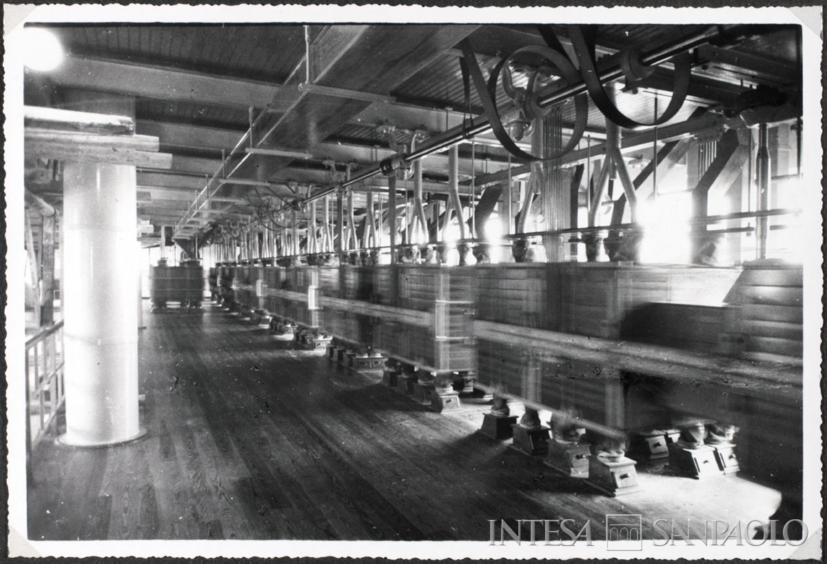 Società Anonima Molino Felice Saini, Cressa (Novara), sala stacciatura, 1937 (fotografo sconosciuto)