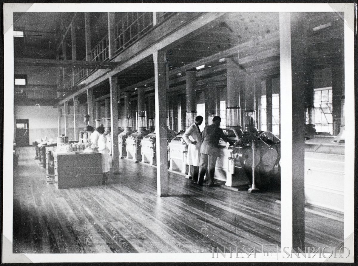 Società Anonima Molino Felice Saini, Cressa (Novara), apertura per condizionamento dell'aria, 1937 (fotografo sconosciuto)