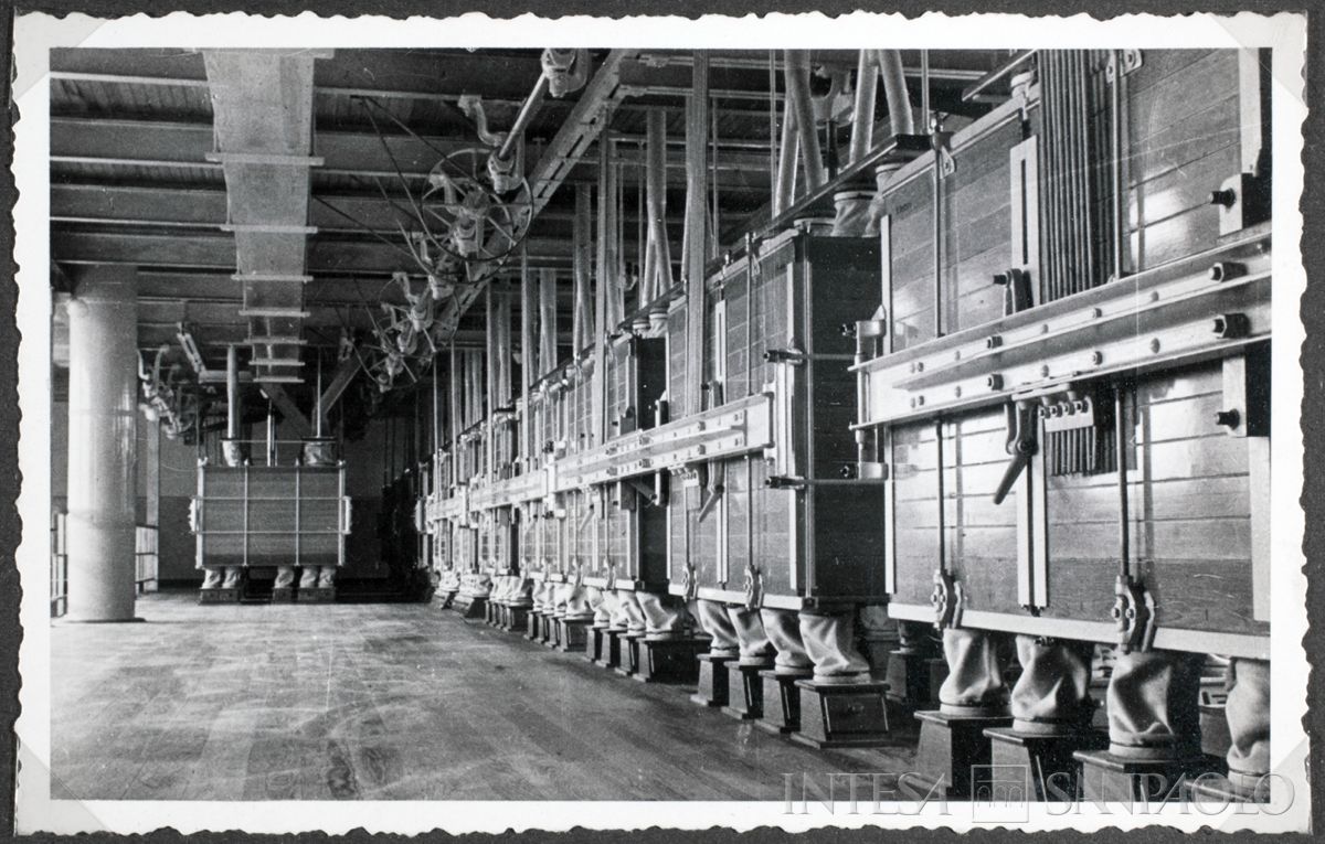 Società Anonima Molino Felice Saini, Cressa (Novara), dettaglio delle stacciatrici, 1937 (Erberto Rüedi)