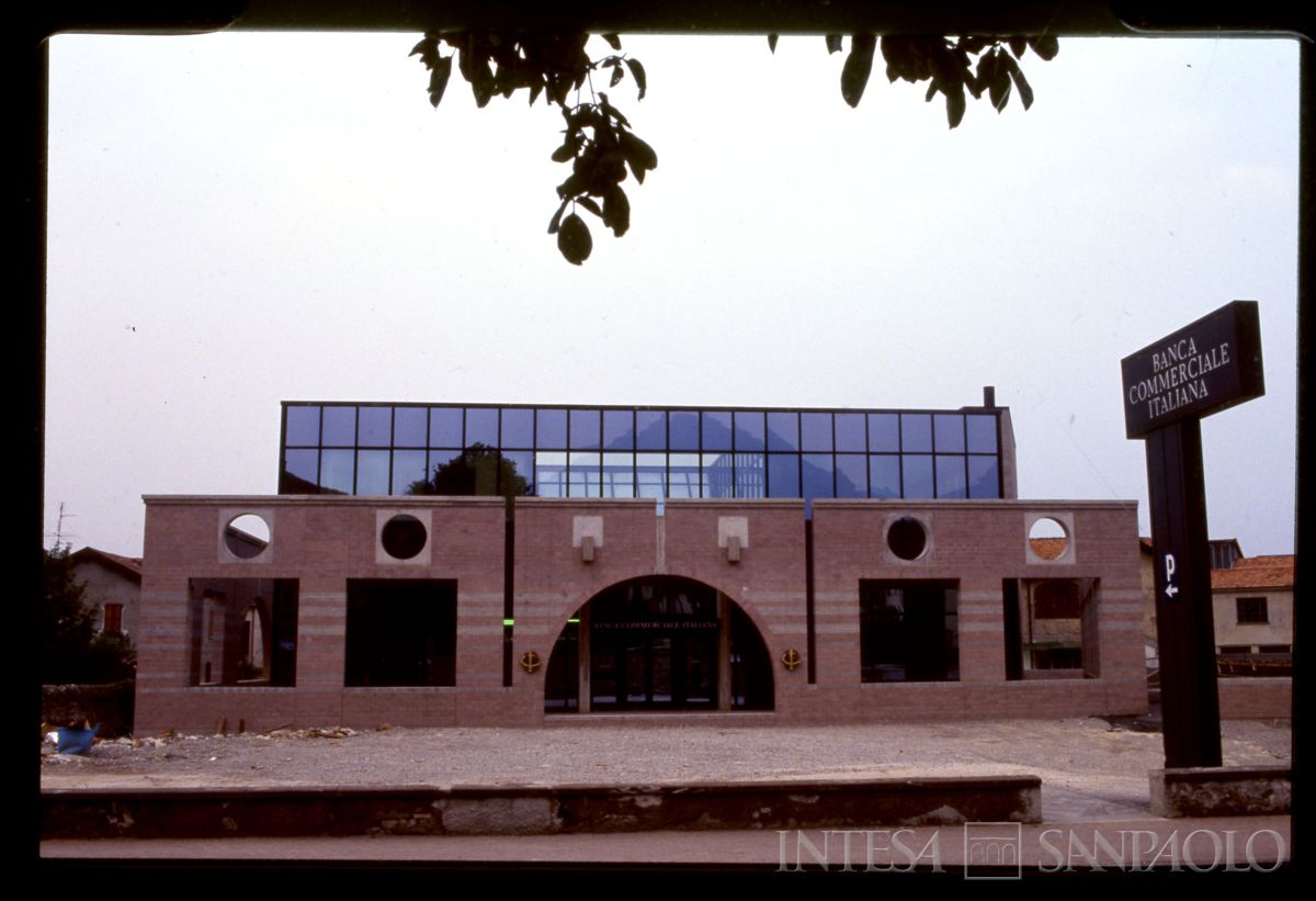 BCI, Erba: agenzia di Corso XXV Aprile 68, 17 giugno 1991 (Foto Ottica Corbetta)