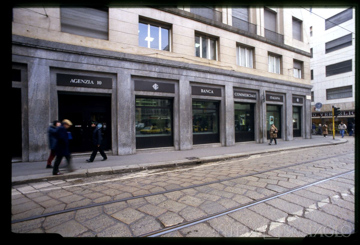 BCI, Milano: agenzia 10 di Via Torino 21, anni 1980-1990 (fotografo sconosciuto)
