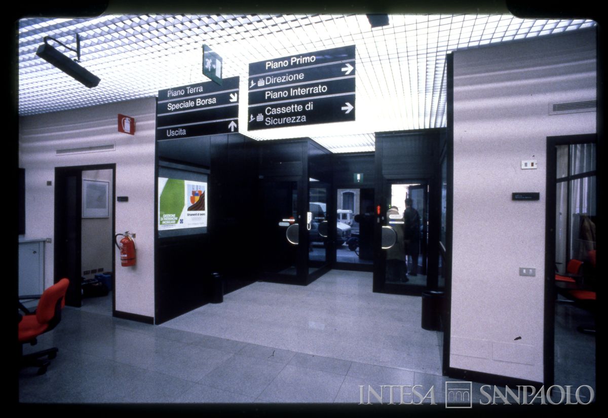 BCI, Milano: succursale Milano - Navigli di Via Meda 49, post 1987 (fotografo sconosciuto)