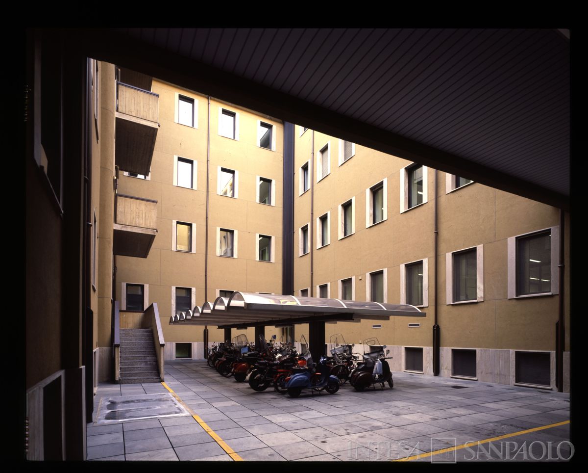 BCI, Milano, Porta Nuova: esterni, 1985 (foto di Edoardo Mari)
