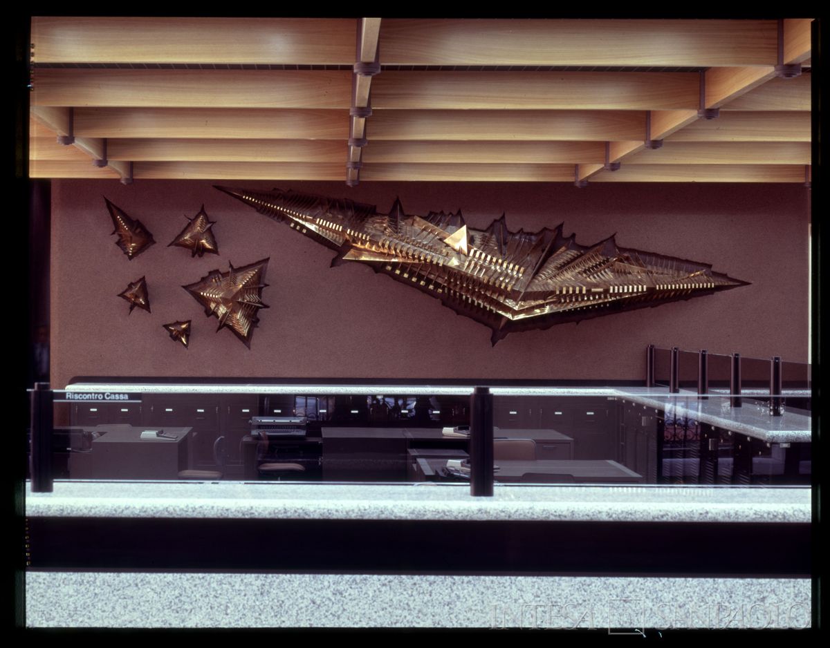 BCI, Milano, Porta Nuova: salone del pubblico, 1985 circa (foto di Edoardo Mari)