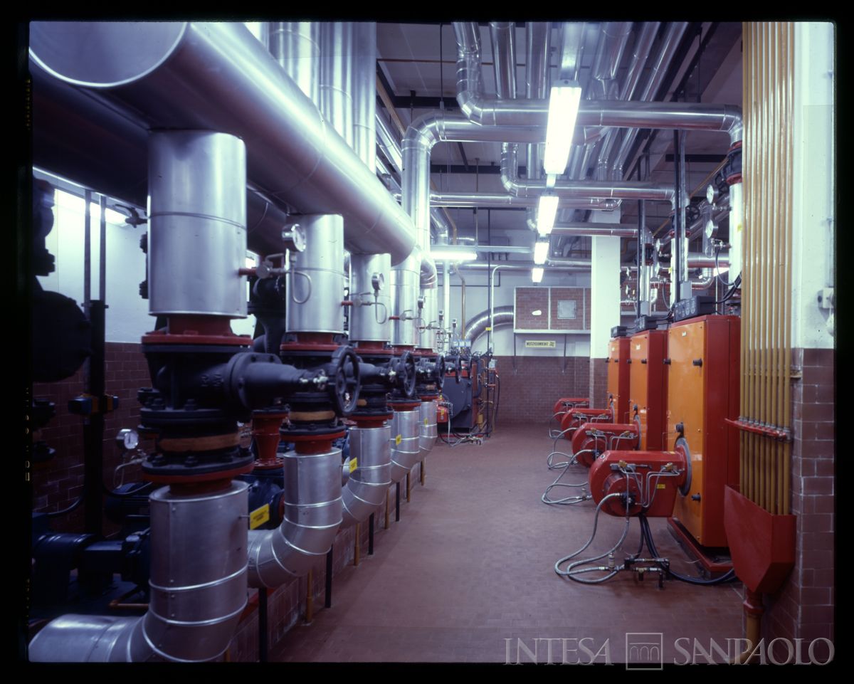 BCI, Milano, Porta Nuova: tubature e macchinari, 1985 circa (fotografo sconosciuto)