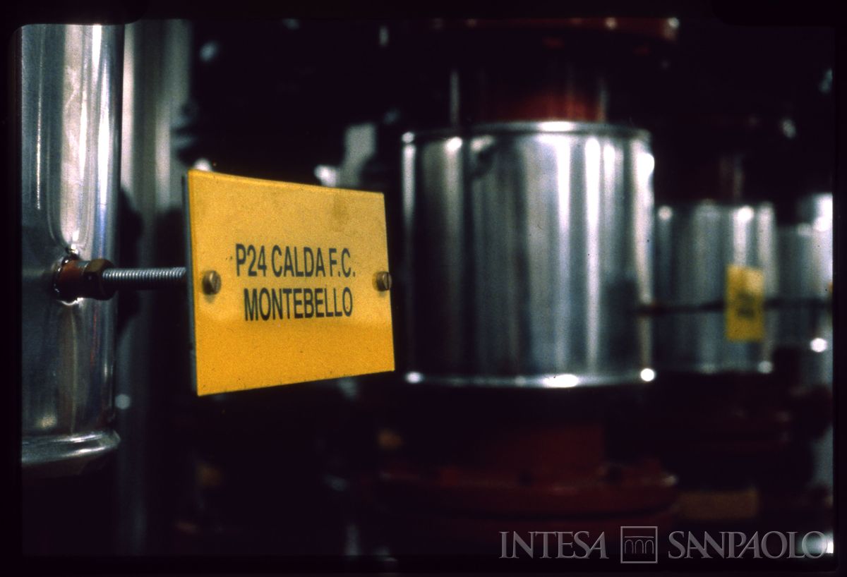 BCI, Milano, Porta Nuova: tubature e macchinari, 1985 circa (fotografo sconosciuto)