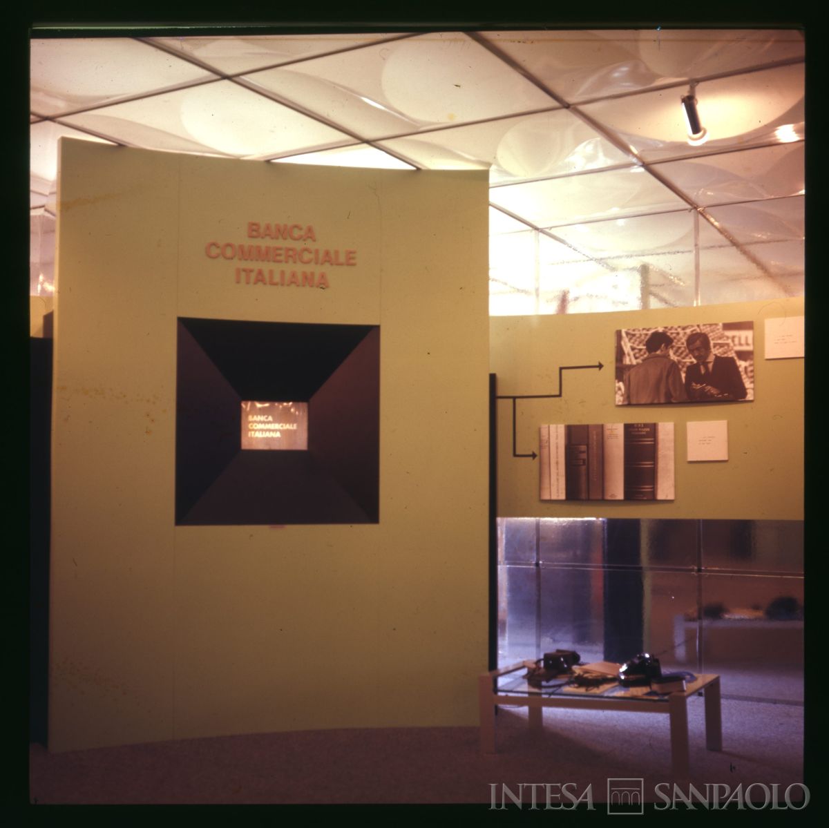 BCI, stand presso Mostra Biennale della pubblicità di Roma, 25 giugno 1972 - 29 giugno 1972 (fotografo sconosciuto)