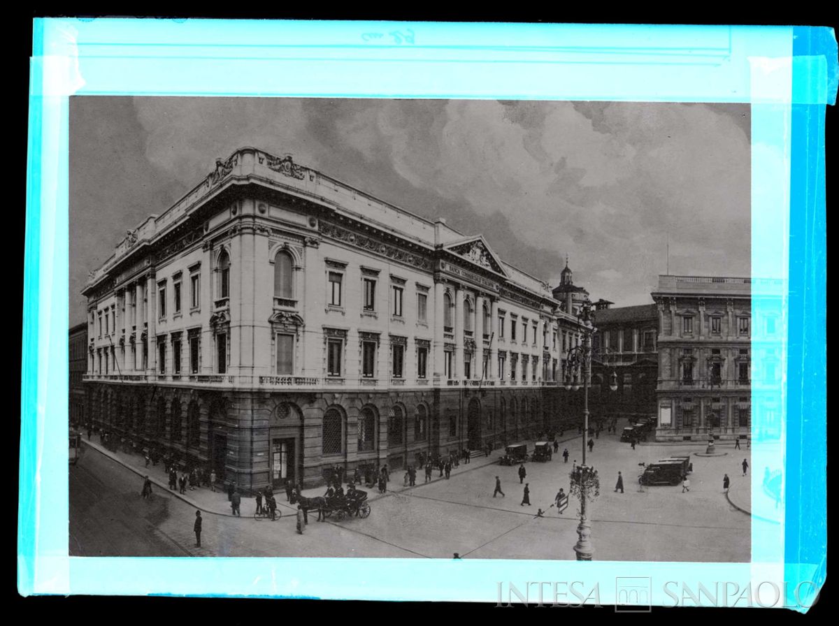 Palazzo di piazza della Scala 6, dettaglio del palazzo, anni 1920-1930 (fotografo sconosciuto)