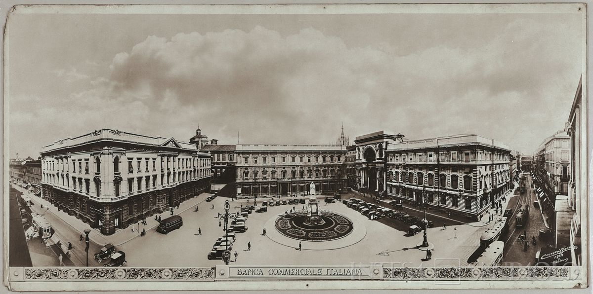 Palazzo di piazza della Scala 6, panoramica di piazza della Scala, 1932 (Luca Comerio)
