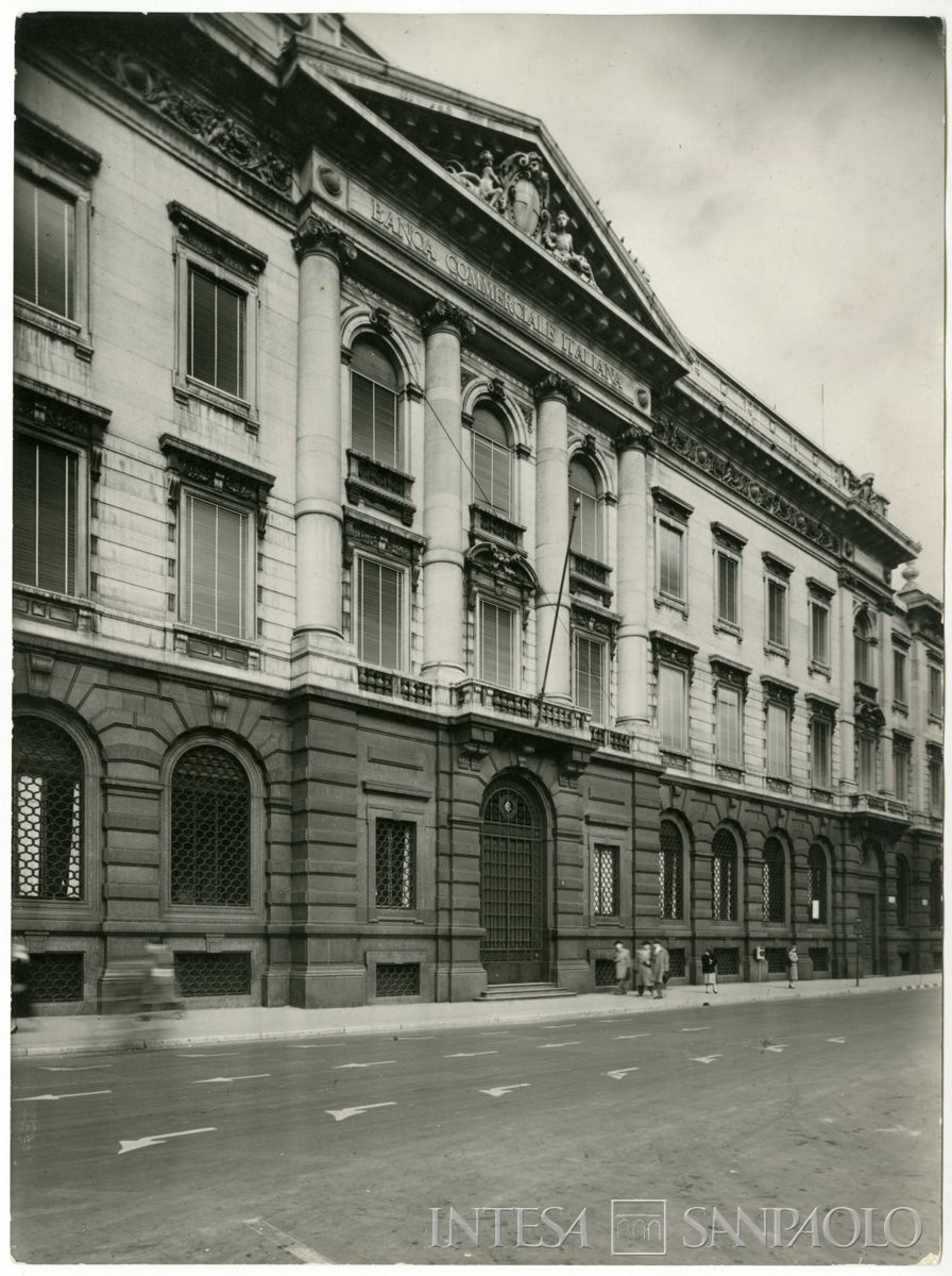Palazzo di piazza della Scala 6, esterno, 1958 (Farabola)