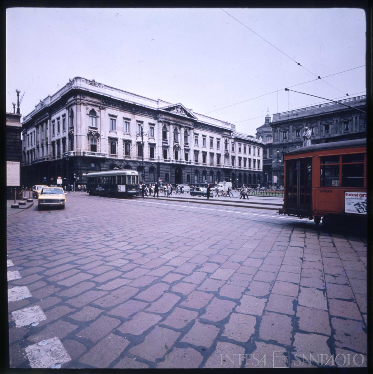 Palazzo di piazza della Scala 6, esterno, anni 1980-1990 (fotografo sconosciuto)