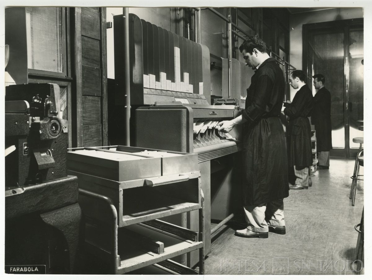 Cariplo, Centro Elettrocontabile (C.E.C.): Milano, Via Verdi 8, 1952 (foto di Farabola)