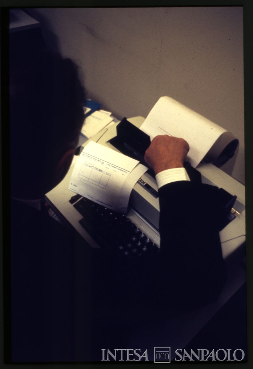 Cariplo, Centro Elettronico (C.E.): Milano, Via Verdi 11, anni 1970 (fotografo sconosciuto)