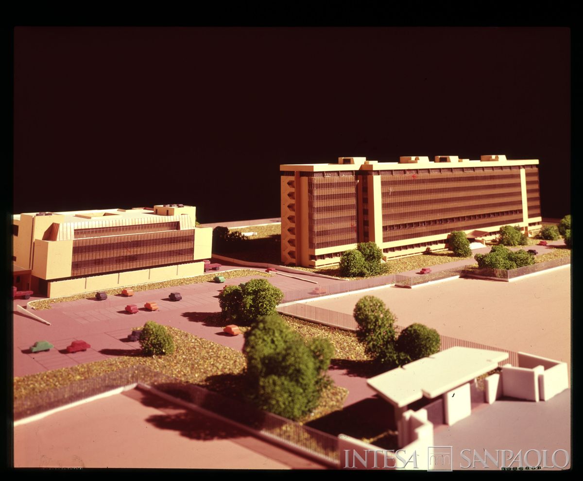 Cariplo, Centro Elettronico (C.E.): Milano, Via Lorenteggio, 1975 (fotografo sconosciuto)