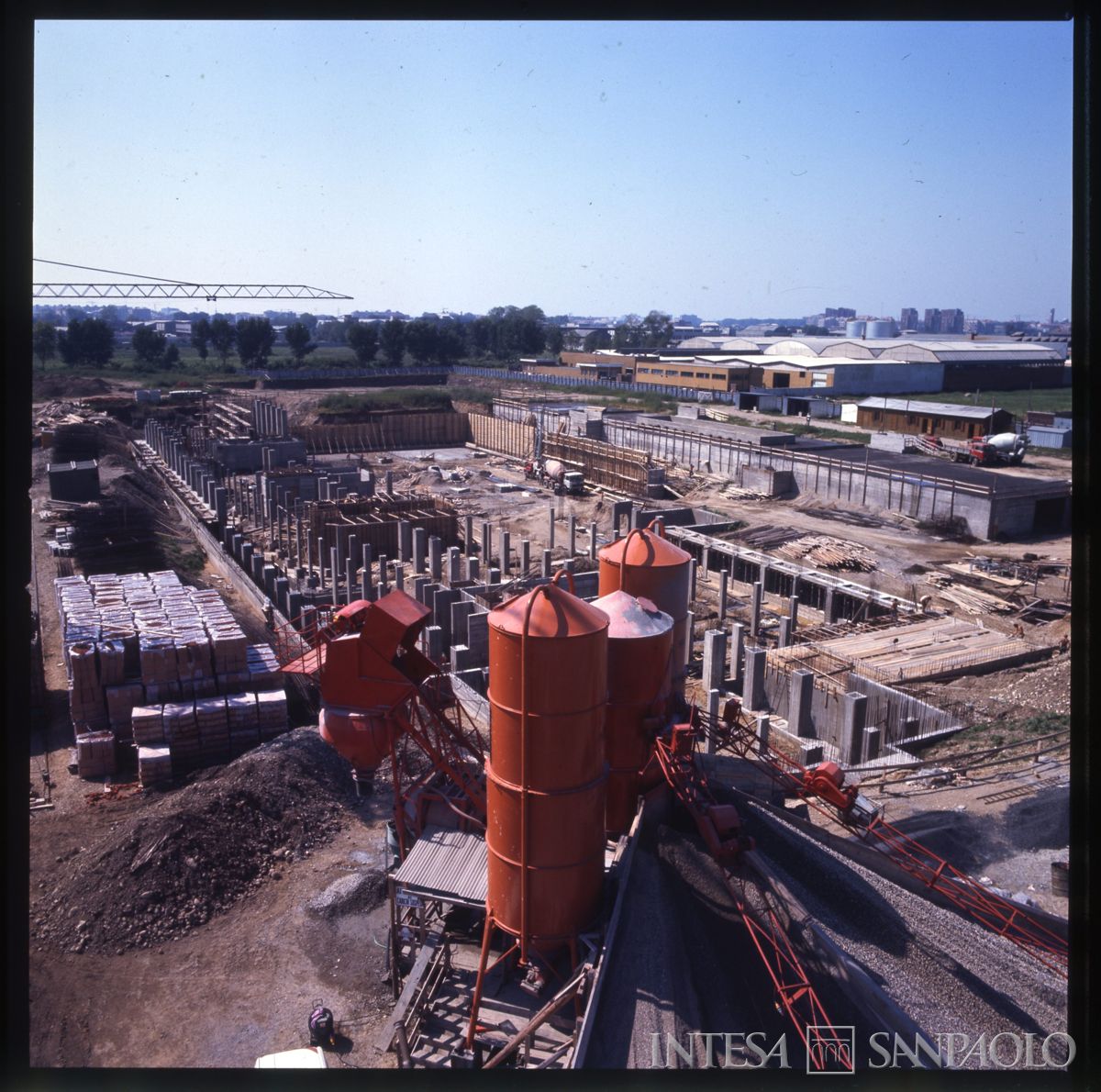 Cariplo, Centro Elettronico (C.E.): Milano, Via Lorenteggio, 1975-1976 (fotografo sconosciuto)
