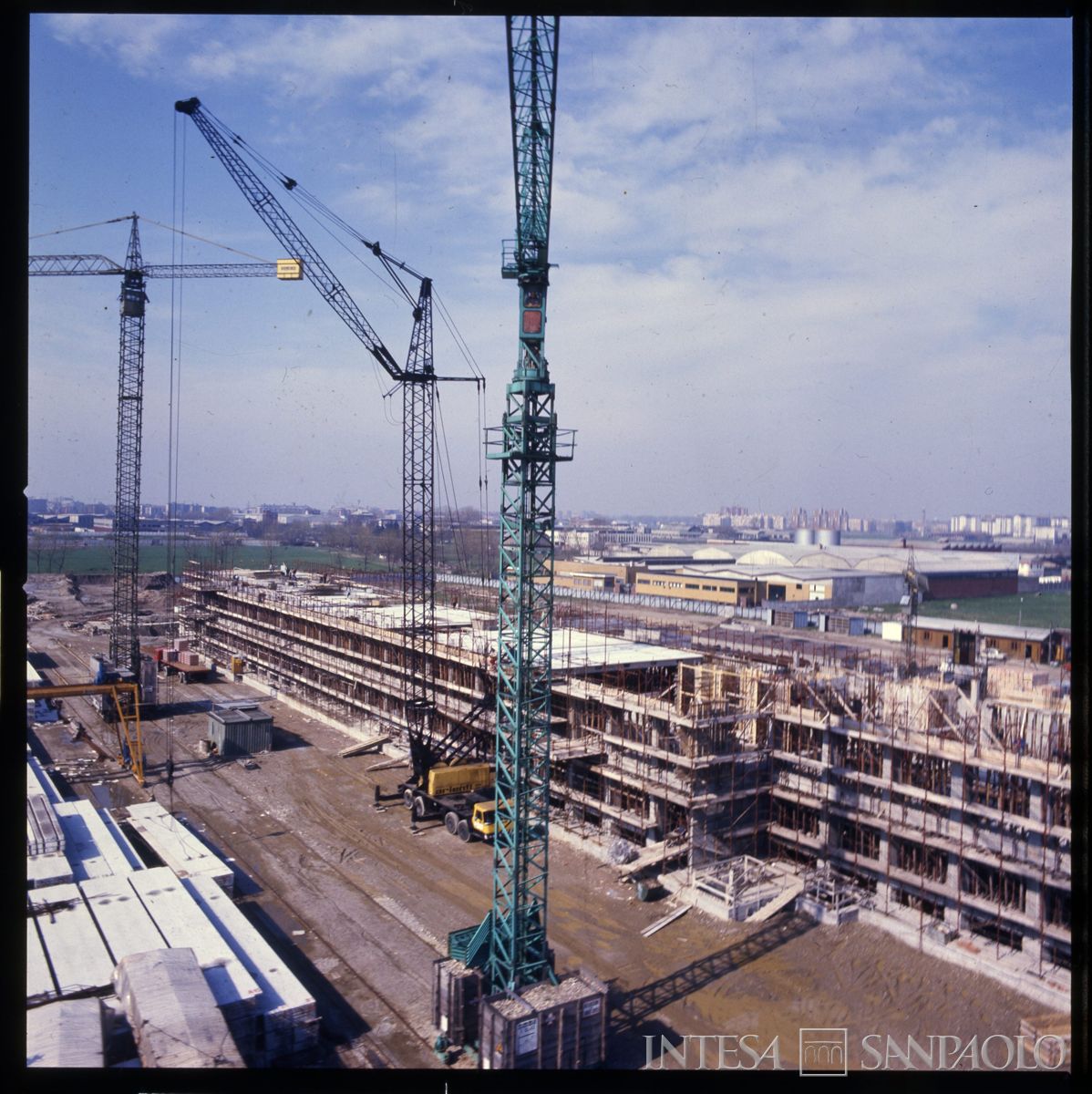 Cariplo, Centro Elettronico (C.E.): Milano, Via Lorenteggio, 1976-1977 (fotografo sconosciuto)