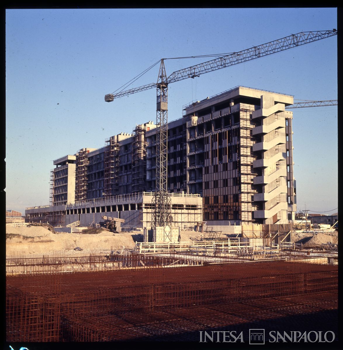 Cariplo, Centro Elettronico (C.E.): Milano, Via Lorenteggio, 1977-1978 (fotografo sconosciuto)