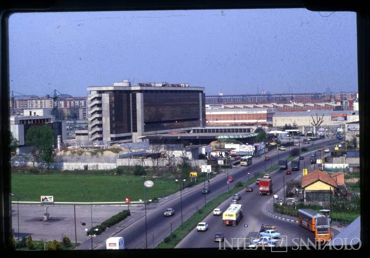 Cariplo, Centro Elettronico (C.E.): Milano, Via Lorenteggio, 1977-1978 (fotografo sconosciuto)