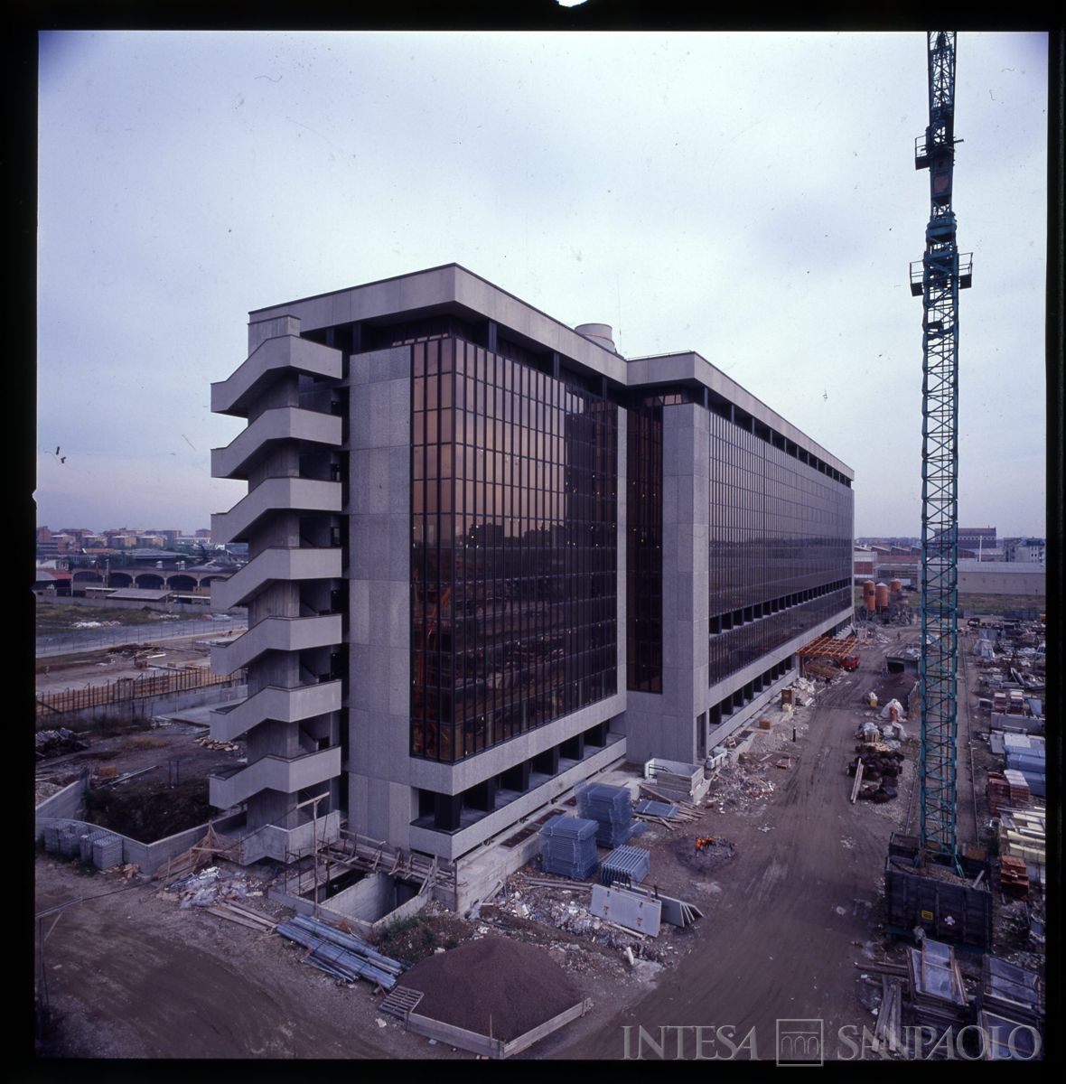 Cariplo, Centro Elettronico (C.E.): Milano, Via Lorenteggio, 1977-1978 (fotografo sconosciuto)