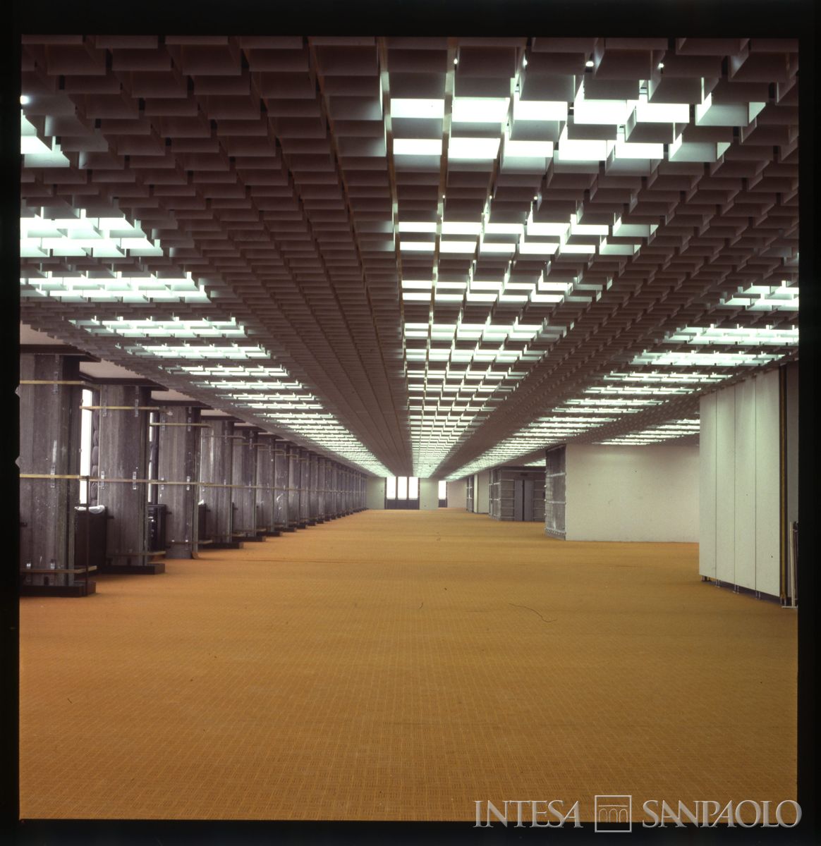 Cariplo, Centro Elettronico (C.E.): Milano, Via Lorenteggio, ante luglio 1979 (fotografo sconosciuto)