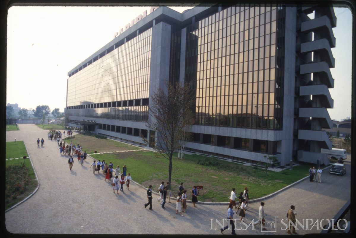 Cariplo, Centro Elettronico (C.E.): Milano, Via Lorenteggio, post luglio 1979 (fotografo sconosciuto)