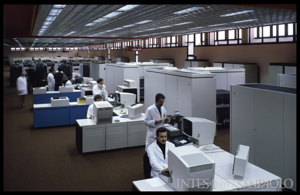 Cariplo, Centro Elettronico (C.E.): Milano, Via Lorenteggio, post luglio 1979 (fotografo sconosciuto)