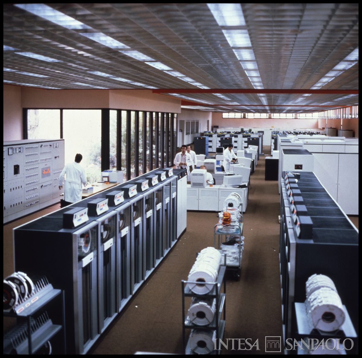 Cariplo, Centro Elettronico (C.E.): Milano, Via Lorenteggio, post luglio 1979 (fotografo sconosciuto)