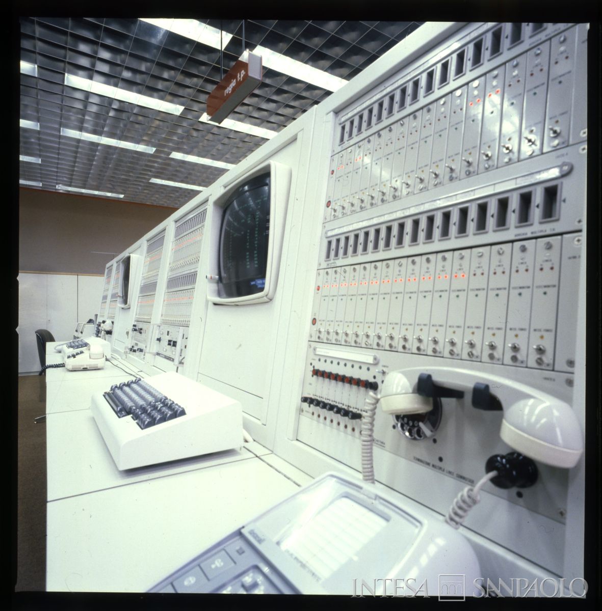 Cariplo, Centro Elettronico (C.E.): Milano, Via Lorenteggio, post luglio 1979 (foto di Mario La Porta)