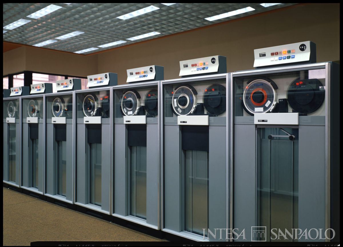 Cariplo, Centro Elettronico (C.E.): Milano, Via Lorenteggio, post luglio 1979 (fotografo sconosciuto)