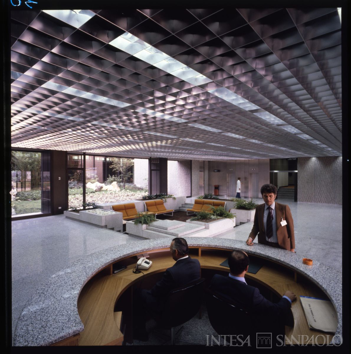 Cariplo, Centro Elettronico (C.E.): Milano, Via Lorenteggio, luglio 1979 - primi anni 1980 (foto di Mario La Porta)