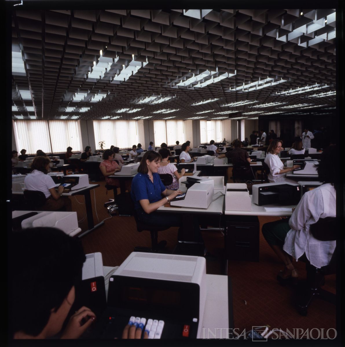 Cariplo, Centro Elettronico (C.E.): Milano, Via Lorenteggio, luglio 1979 - primi anni 1980 (foto di Mario La Porta)