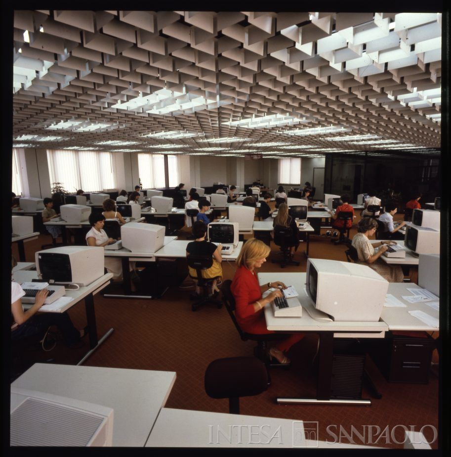 Cariplo, Centro Elettronico (C.E.): Milano, Via Lorenteggio, luglio 1979 - primi anni 1980 (foto di Mario La Porta)