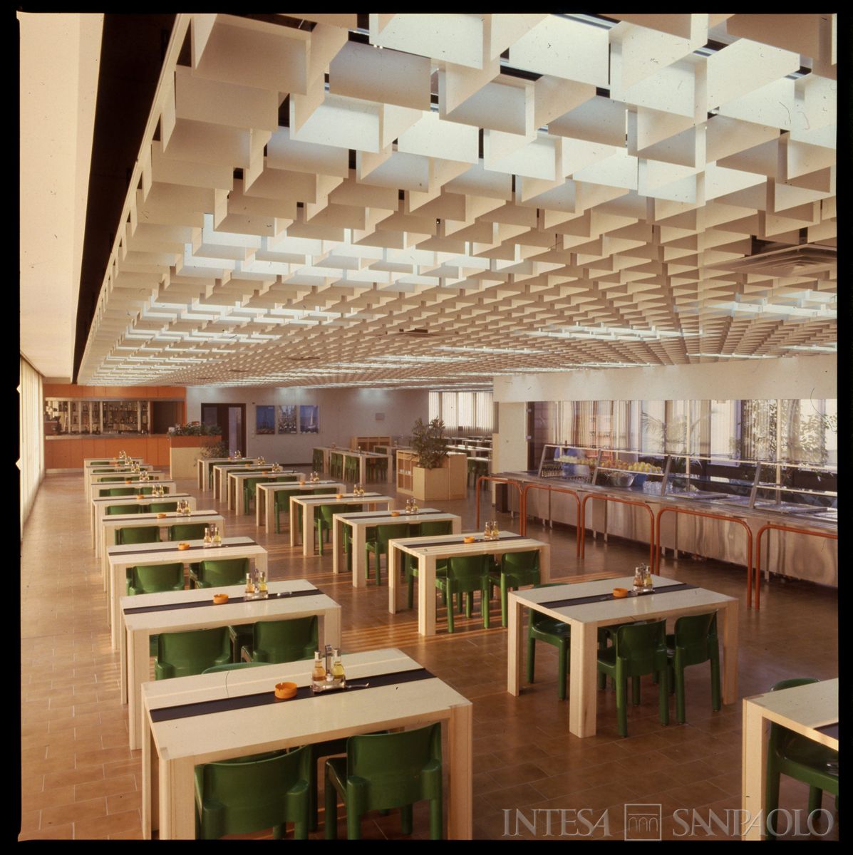 Cariplo, Centro Elettronico (C.E.): Milano, Via Lorenteggio, mensa, luglio 1979 - primi anni 1980 (fotografo sconosciuto)