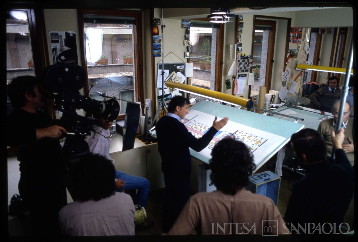 Backstage delle riprese del video "Operazione Panorama" (regia di Renzo Martinelli), post 1979 (fotografo sconosciuto)