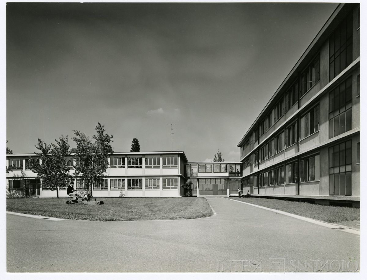 Cariplo, Minoprio: complesso scolastico, esterni, 1963-1970 (Foto Publifoto)